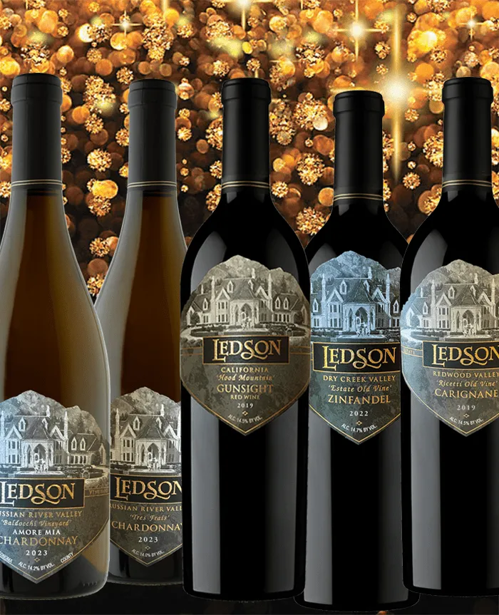 Holiday_SantasMixedCase_2025